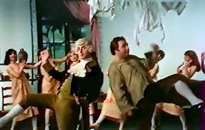 😍 Pour un dimanche joyeux sans mal d'amour, faites comme Bernard Menez et Maurice Risch 🎶 mettez des souliers vernis 👞 🎬 𝗨𝗻 𝗼𝘂𝗿𝘀𝗶𝗻 𝗱𝗮𝗻𝘀 𝗹𝗮 𝗽𝗼𝗰𝗵𝗲 (Pascal Thomas, 1977), sorti au cinéma un 14 décembre | Pascal Thomas