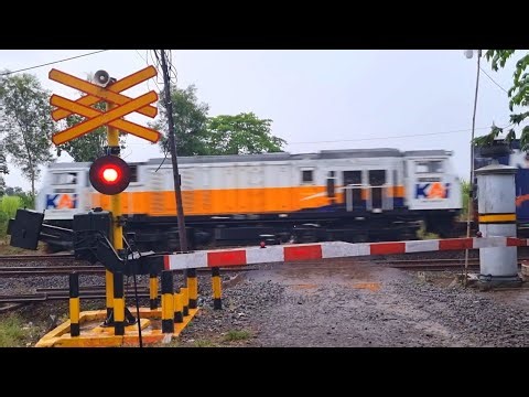 Perlintasan Kereta Api Unik Subang | VIALIS Bell & Satu Lampu