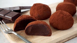 料理研究家ゆかりモチモチとろける食感！生チョコ餅の作り方