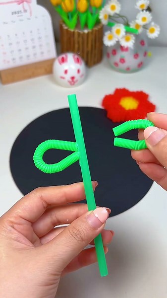 Easy Craft | Learn to Make a Beautiful Flower Bubble Machine in 20 Seconds #diy