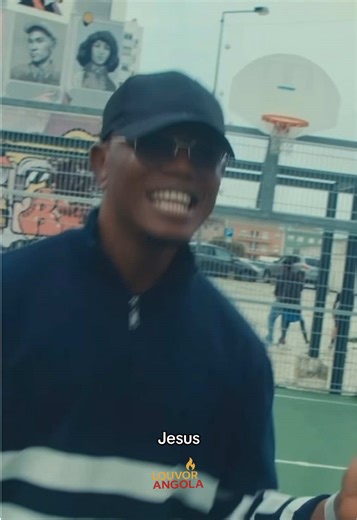FICA LEVE - @erictambu Está disponível no YouTube… VIVA A MÚSICA GOSPEL ANGOLANA! 🎊🇦🇴👏🏾 #angola🇦🇴portugal🇵🇹brasil🇧🇷 #louvorangola