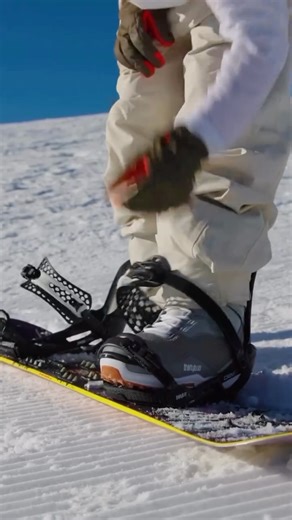 ISLAND WAKE on Instagram: "Nothing like being above the clouds ☁️ Scott Stevens signature T32M Binding with FASE is now available at @Island_Wake 🏂 #RiderDrivenSnowboarding #ThirtyTwo #32 #T32M #FaseBindings #Snowboard #Snowboarding #SnowboardBinding #Bindings #IslandWake"