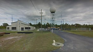 Lightning  knocks out weather radar in Melbourne | Videos