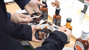 3.3K views · 21 reactions | BBQ DEMO | Zondag 7 mei bij Intratuin Duiven! Kom morgen langs in onze winkel en proef een heerlijk stukje vlees van de BBQ. Keurslager Kersten geeft je tips & trucs om je eenvoudig de fijne kneepjes van het betere barbecueën bij te brengen. | Intratuin Duiven | Facebook