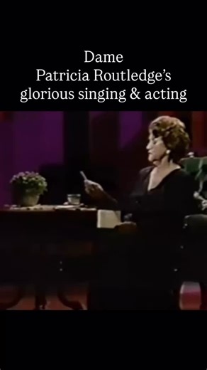 Most people know Patricia Routledge as Hyacinth Bucket from Keeping Up Appearances—a character famous for her, let’s just say, “unique” singing voice. But long before sitcom fame, Routledge was an accomplished stage actress and a genuinely wonderful singer. Here she is in the 1970s performing “I’ve Grown Accustomed to Her Face”—and it’s absolute proof of her artistry. Smooth phrasing, warm tone, and a presence that reminds us why she’s so beloved both as a comedienne and as a performer with true