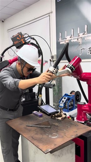 Collaborative welding robots.#industrial #robot #welding #spraying #stamping #machine