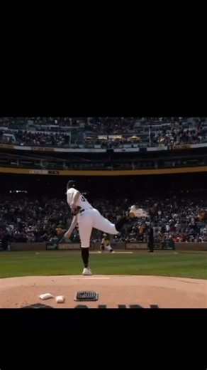 he's crazy #fyp #helpthismakesence