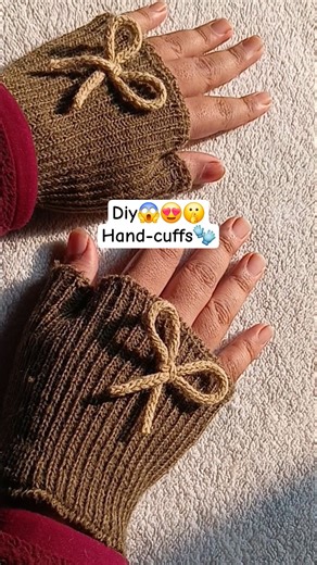 OMG😱😍#diy hand-cuffs🧤#craftideas #youtubeshorts #craft #handmade #easycraft #shorts #viral #trending