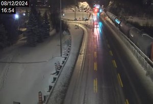 Train heading South detected on camera CN Bridge MP 2 (Levis Route 175 at pont de Québec) [3743] on 2024-12-08 at 16:55:55. | Automated Train Sightings