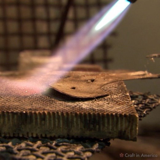 Watch jeweler Kit Carson make a Saguaro landscape brooch, inspired by his Southwest surroundings. To learn more about Carson's work in the LANDSCAPE episode, visit pbs.org/craftinamerica or craftinamerica.org. #craftinamericapbs #LANDSCAPEepisode #jewelry #metal Kit Carson Jewelry | Craft in America