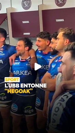 neo raconte la France on Instagram: "Quand l’@ubbrugby reprend le chant basque « Hegoak », dans les vestiaires, après leur victoire face au Saracens samedi dernier. Ils étaient accompagnés par le groupe @avistadenas. 🏉🎤 📷: @avistadenas / @ubbrugby #rugby #chant #sudouest #jourdematch"