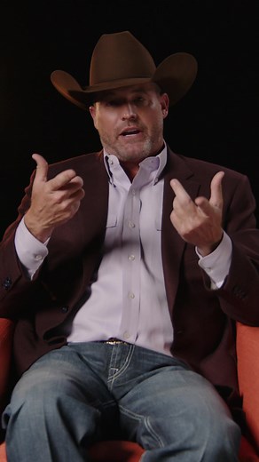 As Clinton continues to develop and refine the Method, he comes out with new videos and eventually the in-depth training Downunder Horsemanship is known for today. Watch the full episode #9 - Developing Training Videos and Kits on the DUHORSEMAN YouTube channel. #applythemethod #clintonanderson #downunderhorsemanship #horses #onehellofajourney #lifestory #whereitallstarted #horsetrainer