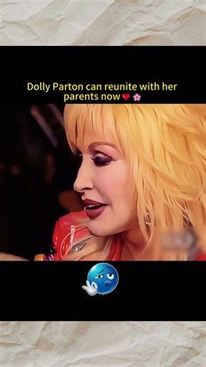 Dolly Parton Sees Her Parents in an Old Clip and Screams With Joy #short #viral