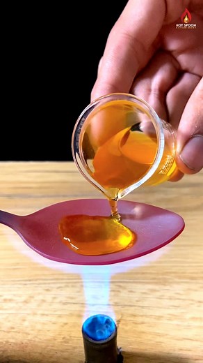 1000°C Hotspoon VS Gold Water 😱 #satisfyingvideo #relexing #foryou #usa🇺🇸 #blaze