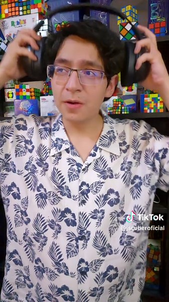 Torneo de Cubo Rubik: ¡Récords y Competencia!