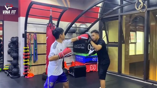 🥊 Kickboxing giúp 𝘁𝗿𝗲̉ tăng sức bền, cải thiện phản xạ và phát triển vóc dáng khỏe mạnh trong 𝘁𝘂𝗼̂̉𝗶 𝗱𝗮̣̂𝘆 𝘁𝗵ı̀. Mỗi buổi tập là một bước để con tự tin hơn – năng động hơn – mạnh mẽ hơn! 👉 Đăng kí ngay tại: https://bit.ly/dangkitrainghiemvinafit -------------------------------------------------- VINA FIT - KID ZONE - YOGA & POOL ☎ Hotline: 058.561.8888 🏢 KĐT 5 Sao Anlac Green Symphony, Tòa Moonlight 1, Vân Canh, Hoài Đức, Hà Nội #gym #yoga #zumba #gymkid #kickfit #gymAnlac | Vinaf