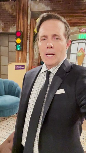 Lewbert Returns to ICARLY for a Legal Showdown | Paramount