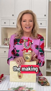 🎄 Craft whimsical holiday magic with today’s Daily Drop! 🎄 The Paper Elf Shoe Craft Box includes everything you need to make adorable dimensional elf shoes— plus a Finishing School class for step-by-step guidance. The perfect festive décor or handmade gift! This is also today's MasterCraft Class! Grab today’s deal: https://annagriffin.com/products/paper-elf-shoe-finishing-school-craft-box?_pos=1&_sid=6139fd21b&_ss=r Watch MasterCraft here: https://annagriffin.com/?autoplayLiveShopping=9LPwjhTp