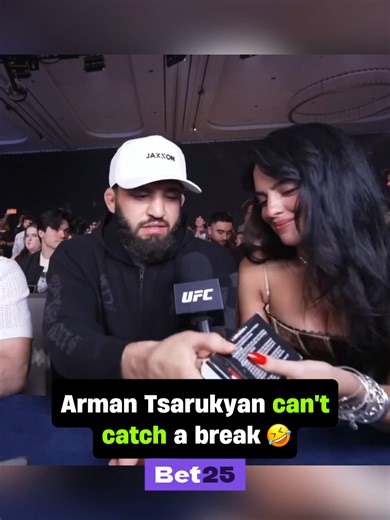 Arman Tsarukyan plans to go to the fights with handcuffs, not to fight… But 5 minutes later, he tried so hard to stay calm. 😅⛓️ #MMA #ufc #ufc326 #charlesoliveira #maxholloway #armantsarukyan