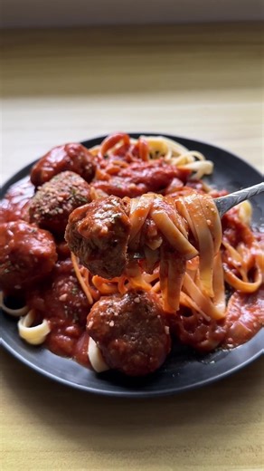 Delicious Fettuccine and Meatballs Recipe at Home