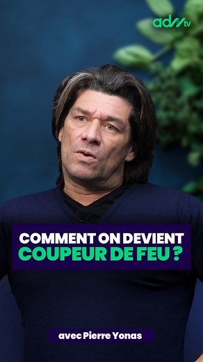 👉 Comment on devient coupeur de feu ? 💬 Pierre Yonas, médium, magnétiseur et coupeur de feu, partage ici un savoir ancestral aussi mystérieux que fascinant : la capacité à couper le feu. Selon lui, tout le monde possède cette faculté, encore faut-il savoir l’activer. Il nous livre une formule simple, accessible à chacun, que l’on peut pratiquer en silence : "Feu, je te coupe, je mets une barrière comme un X". 🔥 Ce geste mental et énergétique permettrait de stopper la progression de la brûlure