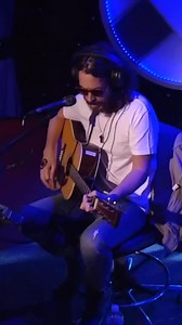 On the anniversary of John Lennon’s passing, here’s Chris Cornell performing “Imagine” — a song he carried with so much honesty and weight. Chris had a way of stripping everything down to the bone, keeping only the heart. Two artists from different eras, connected by the same longing for something better. Still hits just as hard today. | 90 The Original