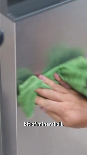 How to Clean Stainless Steel Without Streaks | Easy Kitchen Tip