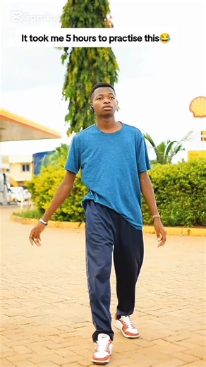 one òf my followers to do this😂 Dc @OLEMOJO🇰🇪 cool moves gee💪 @Burna Boy @JOÉ DWET FILÉ #4kampe #kampe #minatakatumkale #burnaboy#wamtelez #olemojo #kingjezla #dance98 #fyp #pacbrofamily #_seiraah #faraja😍 #excellentdancechallenge #tiktokkenya #fypシ゚ viral🖤tiktok #excellent grapher @pixarts photography @Mikey🇰🇪 @Bri_ @Stunna🤩 @Ni.Symoh😎 jokes guys just took 30mins kuishika