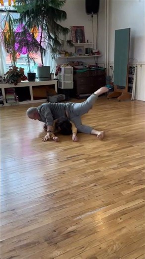 contact improvisation duet