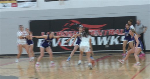 Central girls stay undefeated after hard-fought win over Onalaska