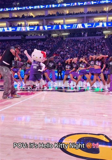 Sweet time at @Sacramento Kings 🏀🎀 #hellokitty #hellokittynight #sacramentokings #basketball #nba