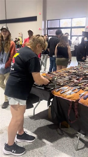 Best Table Deals at the Plant City Florida Gun Show #guns #pewpew #military #shoot #trending