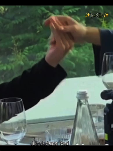 JIKOOK AMOR REAL Eles dormem juntos na mesma 🛏️ bebem no mesmo copo🥛, compartilhando toque ,fotos e gestos ,e ainda tem gente que não acredita... #jikook_is_real #jikook_kookmin #jiminedit #jiminshi #bangtan_sonyeondan @Maria Niedja @Maria Niedja @Maria Niedja