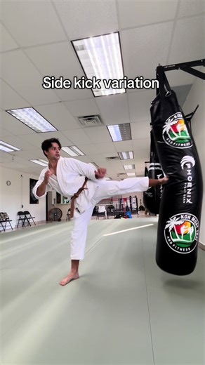 Here's a sidekick variation you can try out during your next sparring class 👊🏽 This specific variation is centered around rule sets that allow leg kicks. ##karate##kickboxing##mma##k1##sidekicks