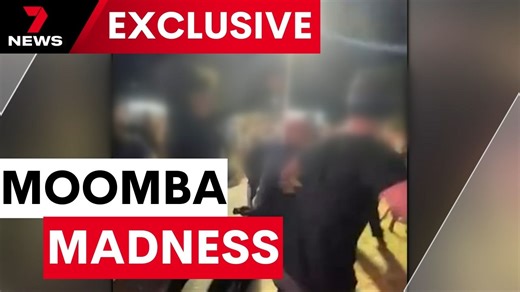 EXCLUSIVE: Melbourne's Moomba Festival has been rocked by a wild brawl involving dozens of teenagers. Families were caught right in the middle of the Saturday night violence with police nowhere to be seen. 📱Download the 7NEWS app: 7news.link/7newsapp #7NEWS | 7NEWS Melbourne