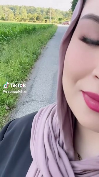 Discover the Life of an Afghan Girl