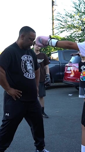 14K views · 642 reactions | e and practice in the mirror at home壘#ontarioboxingclub #boxing #boxingtips #boxingworkout #boxingcoach #boxingtraining | Boxing Tips | Facebook