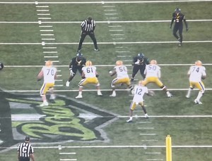 #Toledo DT Darius Alexander 6-foot-4, 305. Long frame. Athletic mover. Disruptive traits. Pass rush plan. Alignment versatility in NFL fronts. Pick-six here vs. Pitt in the bowl game. #NFL #NFLDraft #football | Matt Bowen