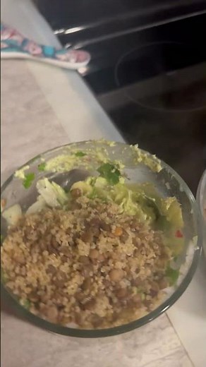 How to eat #quinoa and make it taste good. #learnonyoutube #quinoasalad #fiberfoods #cleaneating