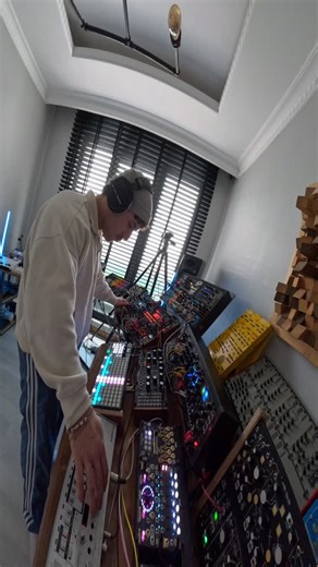 Farhan Mohajerany on Instagram: "Student Workouts 👽 (Session 5/6) Sequencing and Live Performance Understanding Modulation and Movement"