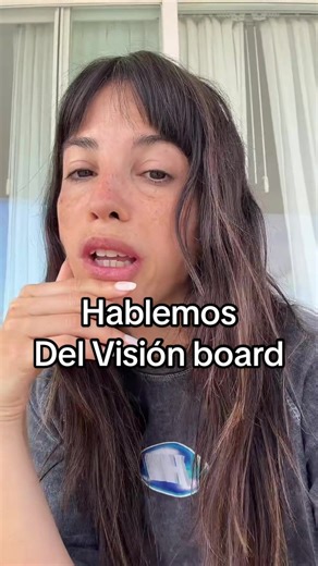 Alo! Feliz viernes ! Yo desde Uruguay feliz! Conectando conmigo y mis pensamientos! Intensa se nace ! Acá hablo un poco de eso y del visión board saben que es eso???? #visionboard #crear #yoga