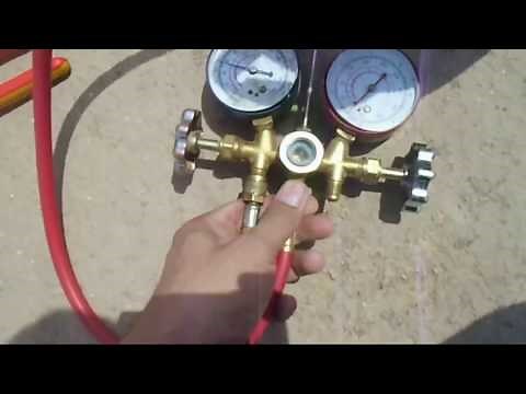 Air conditioner do it yourself repair. AC charging.