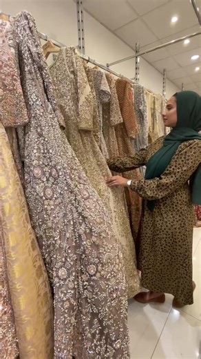 Mesmerised by all these beautiful bridal outfits 😍 #asianbride #weddingdresses #desibrides #bangladesh #weddingshopping #lengha #fyb #foryou #muslim