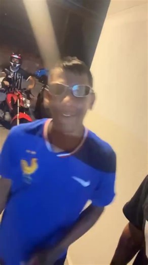 menina de vermelho #brezil #mcmenorjp #funk #foryoupage #queesaminina