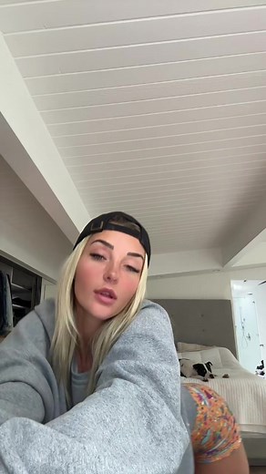 big head lock girl | the ski mask girl