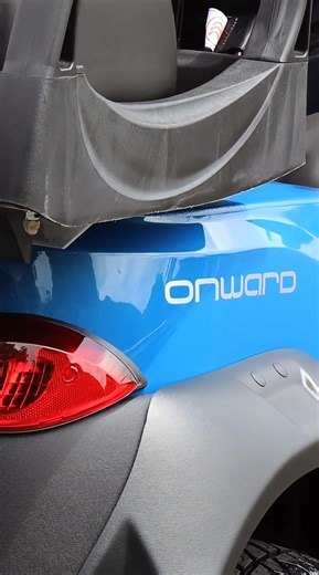 En la playa, la potencia marca la diferencia 💨🏖️ El Club Car Onward a gasolina te da la fuerza que necesitas para cruzar arena, caminos inclinados o zonas de carga, su construcción premium asegura estabilidad y control incluso en superficies cambiantes. Un vehículo ideal para hoteles, villas costeras y actividades recreativas. 👉 Pregunta por configuraciones especiales para playa. #ClubCar #BeachUse #CarritosDeGuatemala #MovilidadPlayera #ResortsGT | Carritos de Guatemala