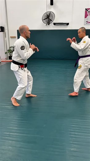 Tonight in our Gracie Combatives® beginner program we’ll be working on Class 10: Double Leg Takedown and Positional Control — Side Mount. Tuesday: 6:30pm See you on the mat! 💥💥💥 | Gracie Jiu-Jitsu Footscray