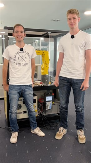 Road to @worldskillslyon2024! 🤩🚀 Max Oischinger und Daniel Sixt von der Firma Zollner Elektronik AG haben Ende 2023 die Deutsche Meisterschaft in der Disziplin #Robot #Systems #Integration gewonnen und damit ihr Ticket zur Teilnahme bei den WorldSkills in Lyon gelöst. Nun geht es mit der Unterstützung von unserem #FANUC Expert Jens Muehlegg in die letzte Phase der Vorbereitungen. Wir drücken euch die Daumen. ✊ | FANUC Deutschland