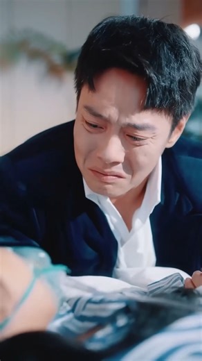 Perfect Life Shattered💔 Unlock all👉 https://dramabox.onelink.me/dqUm/yyjypofo Ethan has a beautiful wife, daughter Lily—until her grave illness changes everything! #DramaBox #dramaboxshorts #FamilyDrama #EmotionalStory #HiddenTruths #HeartfeltMoments | DramaBox- movies&drama