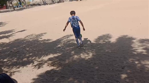 *"El Pollo" promesa del fútbol Colombiano* Luis Ángel Jiménez Moreno es un niño de diez años que se destaca por su pasión y talento en el fútbol, juega en el Club Deportivo J.J. Soccer dirigido por el profesor Jorge Gonzáles. Desde muy pequeño ha demostrado un gran amor por este deporte, sobresaliendo por su disciplina, su entusiasmo y sus ganas constantes de aprender, sobre todo por la disciplina obtenida desde sus padres Kevin y Paola. En la cancha se caracteriza por su esfuerzo, su compañeris